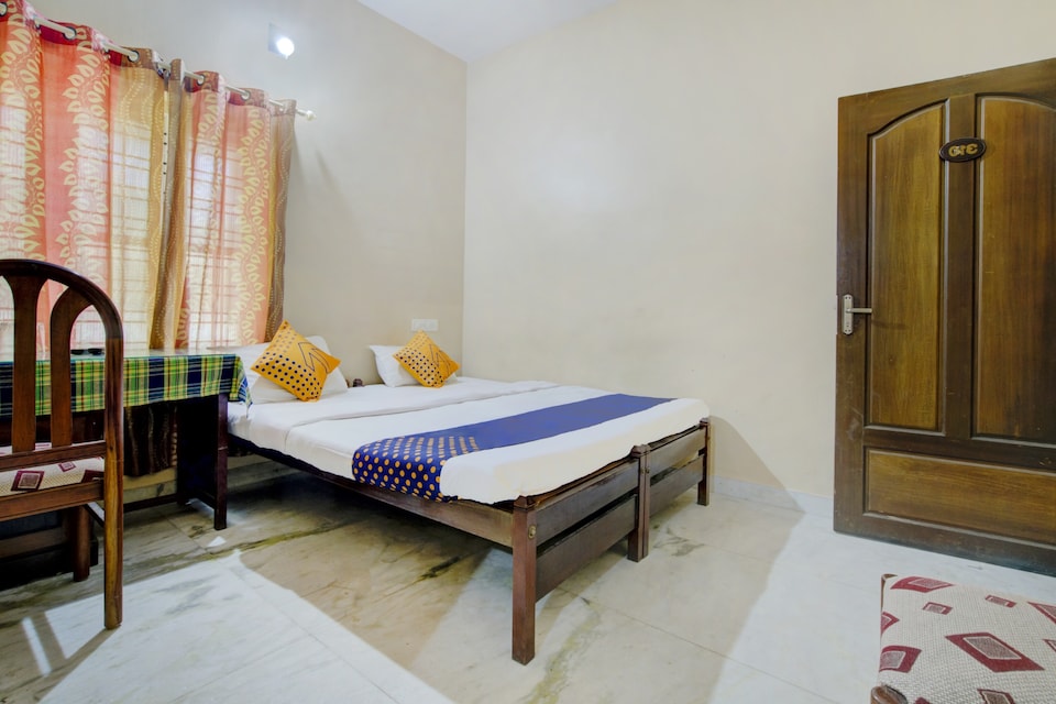 SPOT ON 23868 Surabhi Tourist Home, Ankamaly Airport Kochi, Kochi