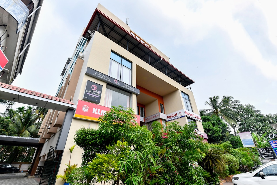 OYO Flagship 9560 Hotel Bellwether, Thoppumpady, Kochi