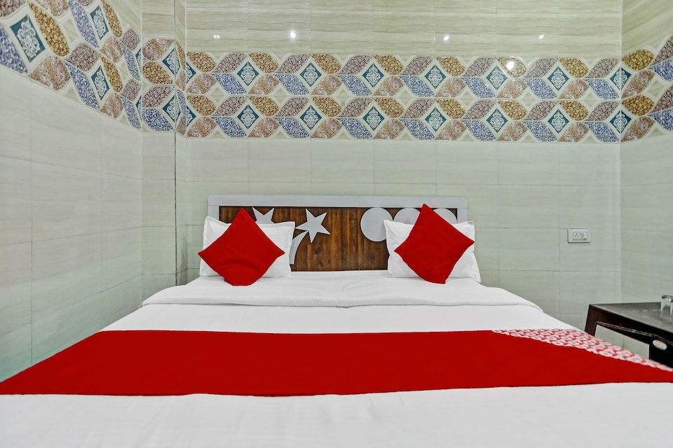 OYO Flagship 83663 Keshav Farm House, Iskcon Vrindavan, Vrindavan