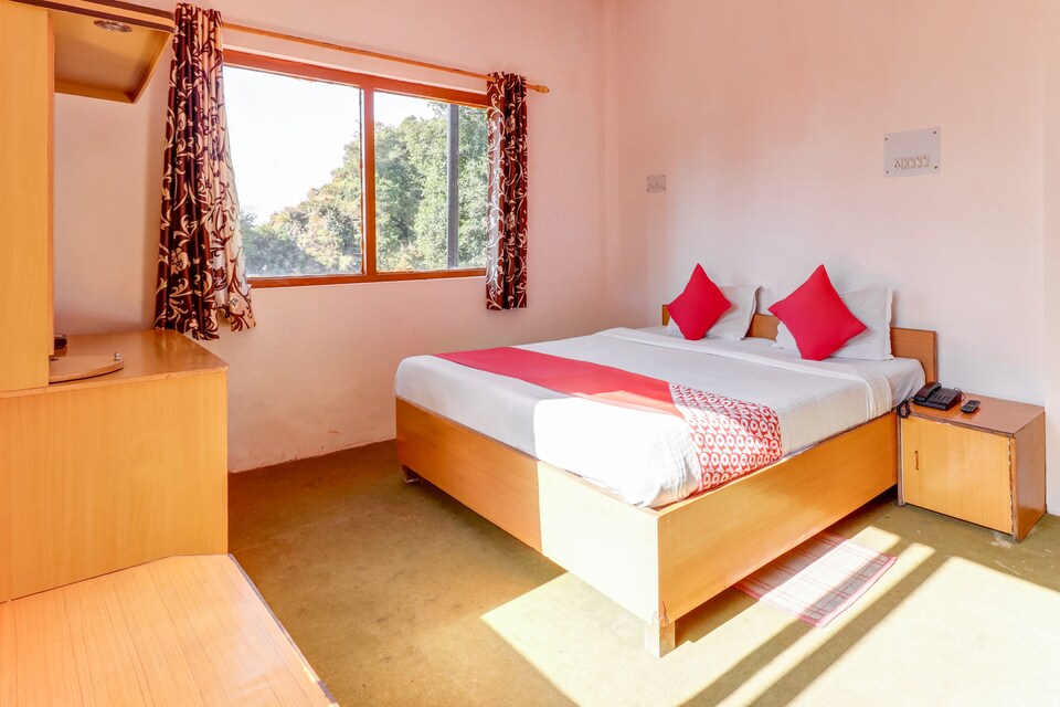 Flagship 83664 Hotel Burans Breeze, Dhanaulti, Dhanaulti