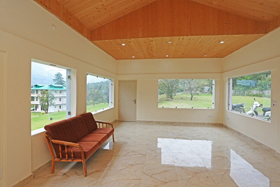 OYO 9485 Swiss Camps, Naggar Road, Manali