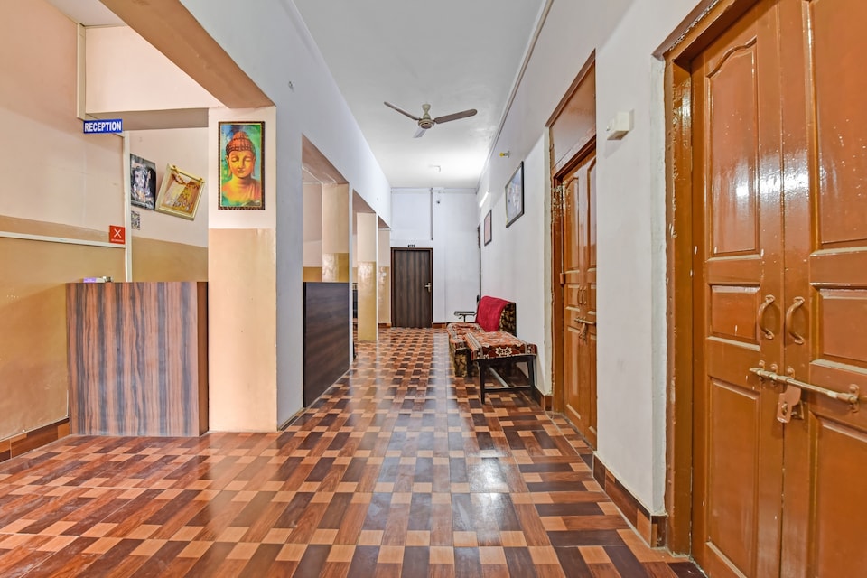 Flagship 83717 Hotel Welcome, Sindhi Camp, Jaipur