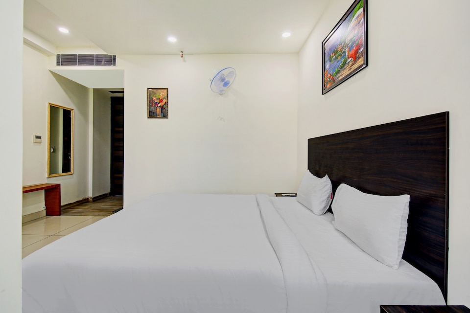 Hotel O Kinsfolk Inn, Indirapuram Ghaziabad, Ghaziabad
