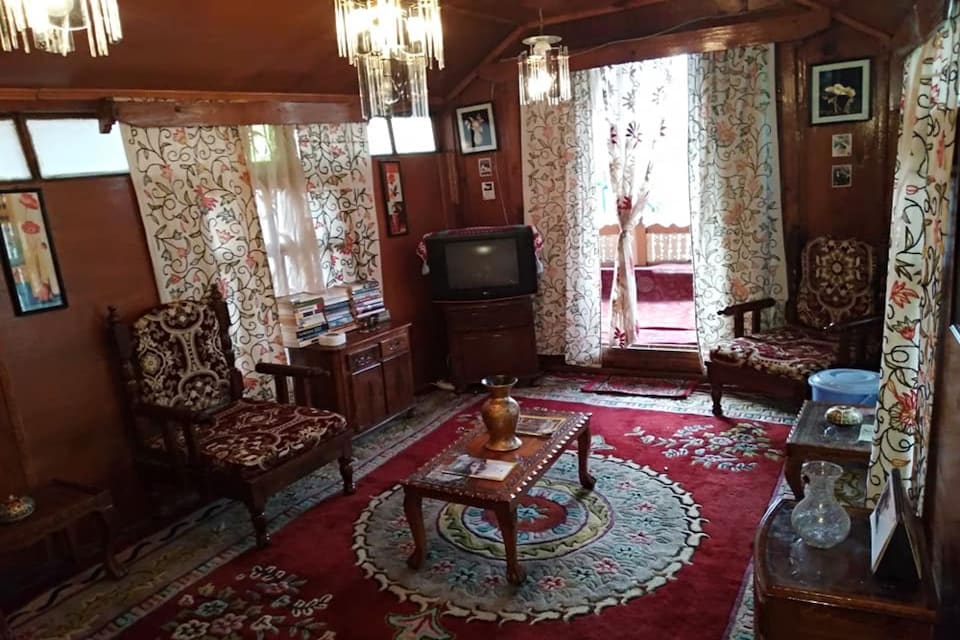 OYO Home 83736 Houseboat Star Of Asia, Dal-lake cluster, Srinagar