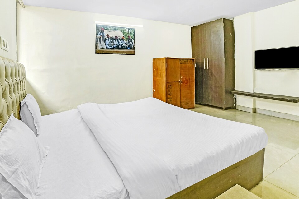 OYO Flagship  83741 Hotel Appaji, Airport Road - Raipur, Raipur