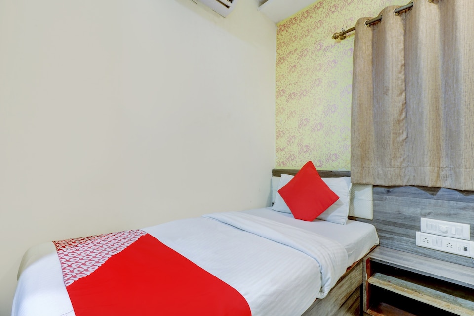 Flagship 83767 Hotel New Sharah Inn, Mumbai BCEC, Mumbai