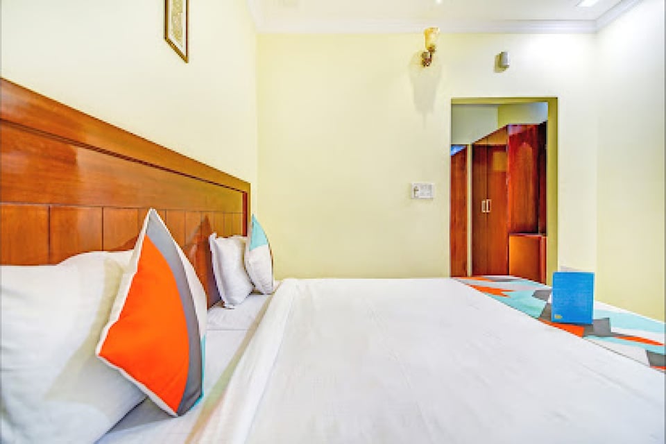 OYO Hotel The Knight, Sindhi Camp, Jaipur