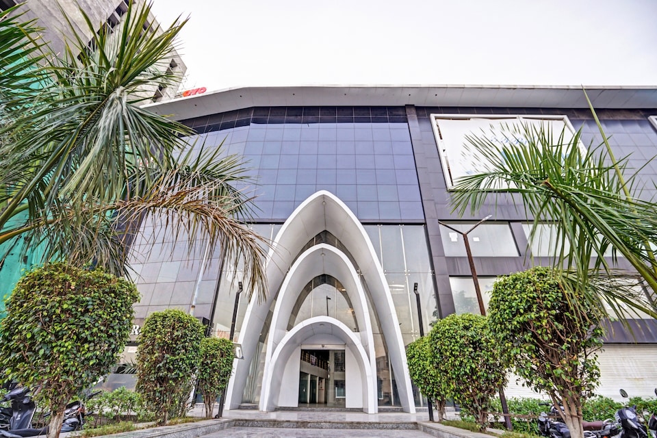 Collection O 83775 Hotel 4king, Surat Railway Station, Surat