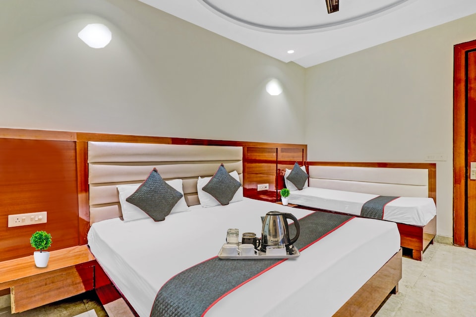 OYO Townhouse 997 City View, Fatehabad Road, Agra