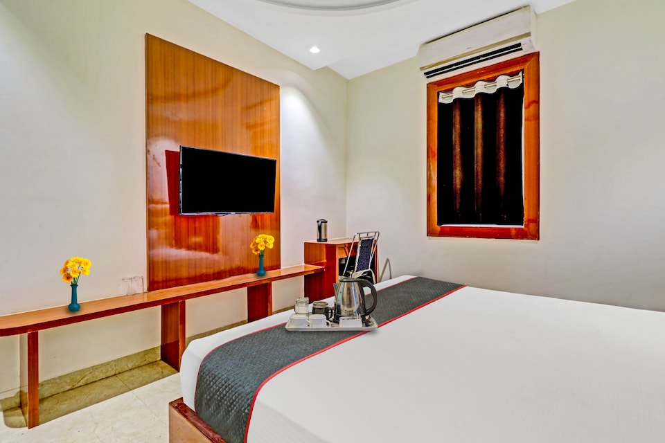 OYO Townhouse 997 City View, Fatehabad Road, Agra