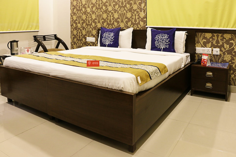 OYO 1300 New Friends Colony, New Friends Colony Delhi, Delhi