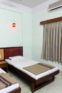 OYO Vinayak Hotel And Guest House