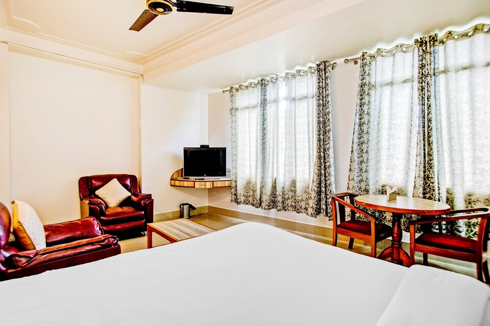 OYO Flagship 83818 The Zara Residency, Shillong, शिलांग