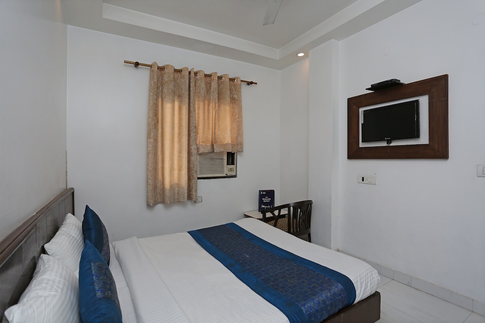 Hotel O Rachna tourist lodge, Paharganj Delhi, Delhi