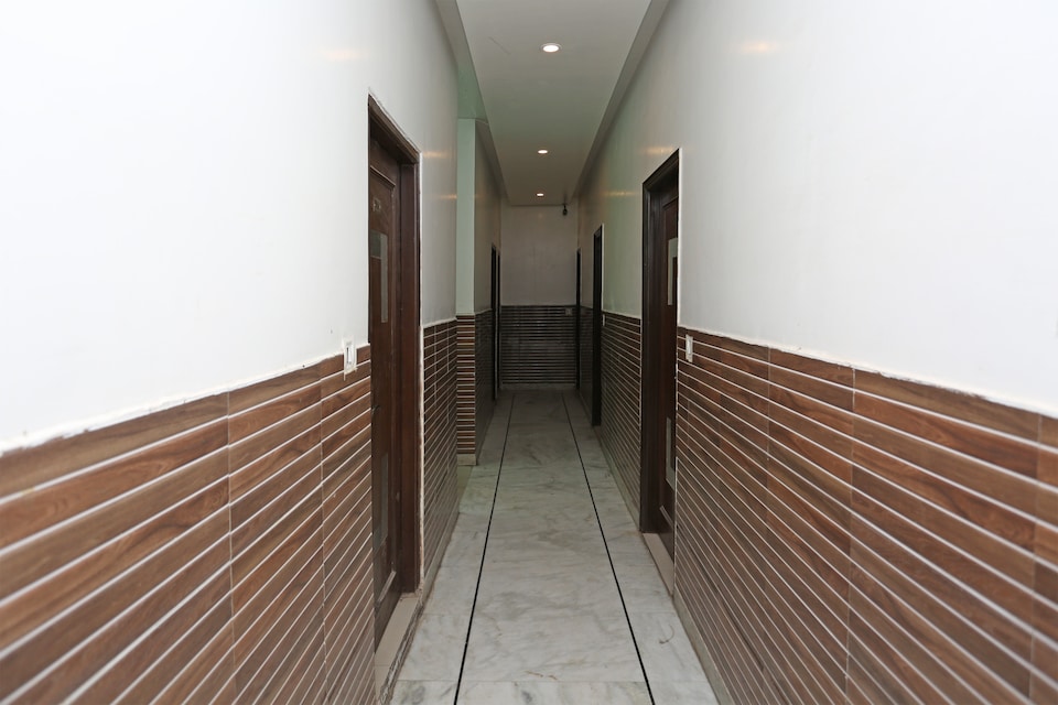 Hotel O Rachna tourist lodge, Paharganj Delhi, Delhi
