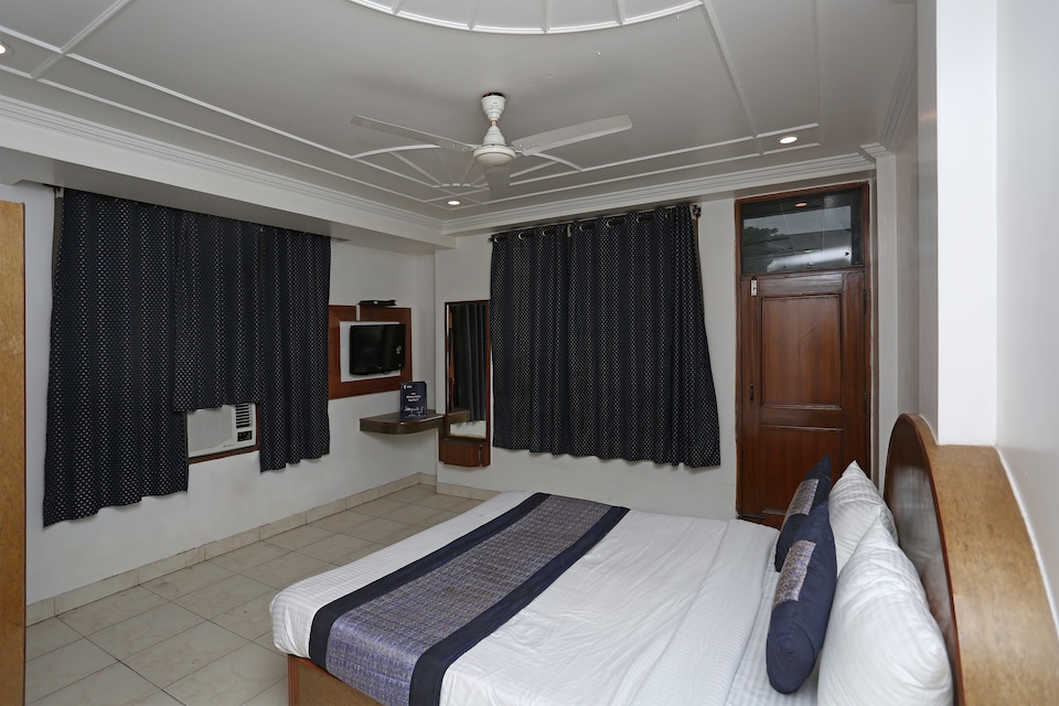 Hotel O Rachna tourist lodge, Paharganj Delhi, Delhi
