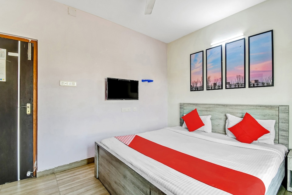 Hotel O SSS Garden Cafe, Rajarhat Kolkata, Kolkata