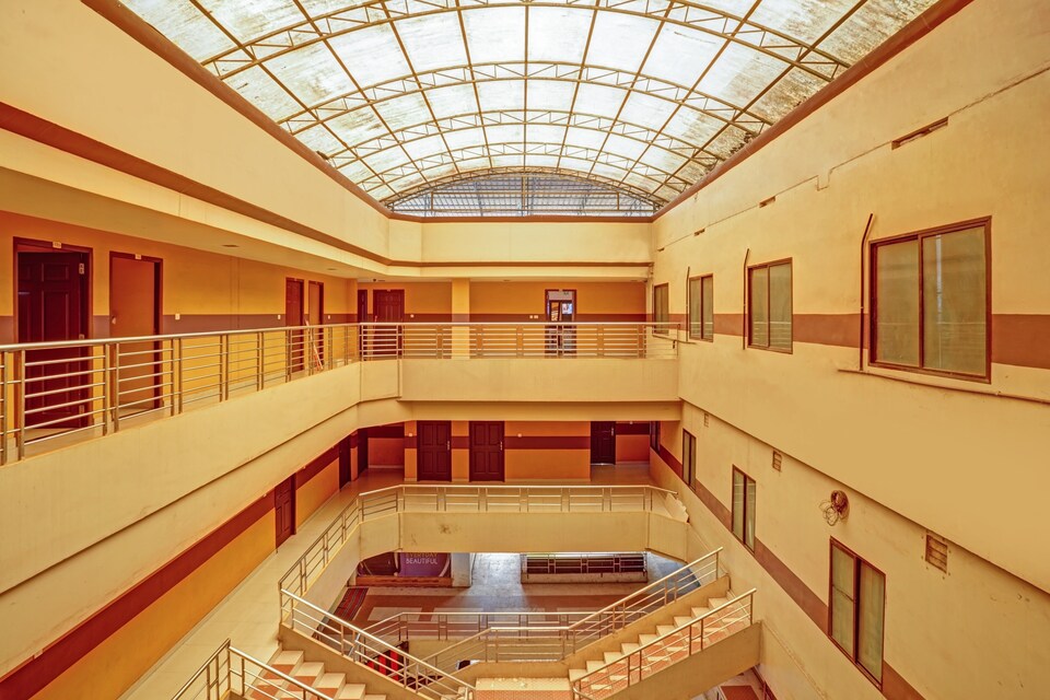 OYO Flagship 83835 Marhaba Tourist Home Kunnamangalam, Calicut City, Calicut