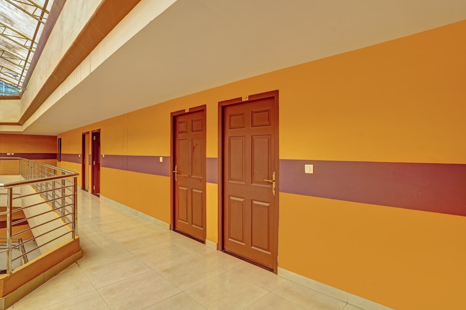 OYO Flagship 83835 Marhaba Tourist Home Kunnamangalam, Calicut City, Calicut