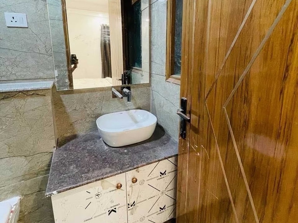 Hotel O SPKG, Saket Delhi, Delhi