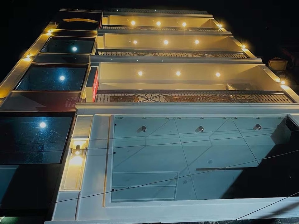 Hotel O SPKG, Saket Delhi, Delhi