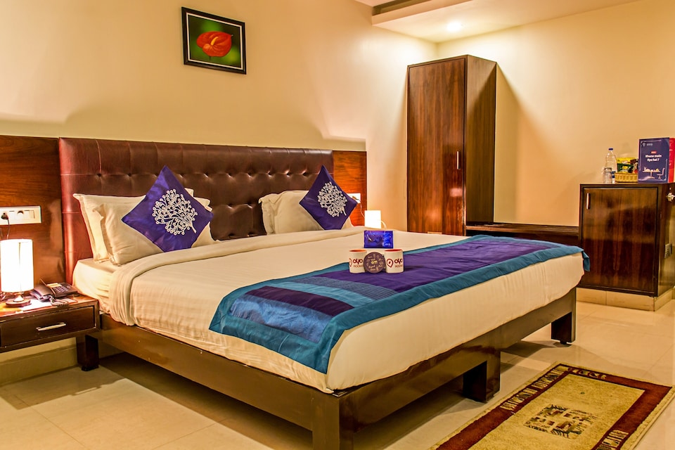 OYO 1302 Hotel Green Apple, Gajuwaka Visakhapatnam, Visakhapatnam