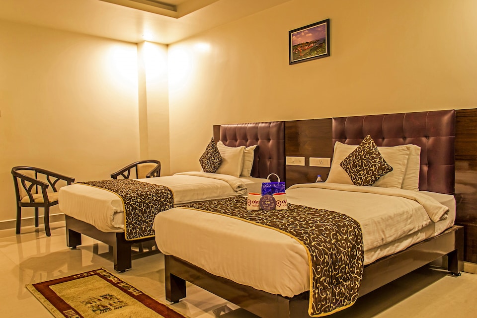 OYO 1302 Hotel Green Apple, Gajuwaka Visakhapatnam, Visakhapatnam