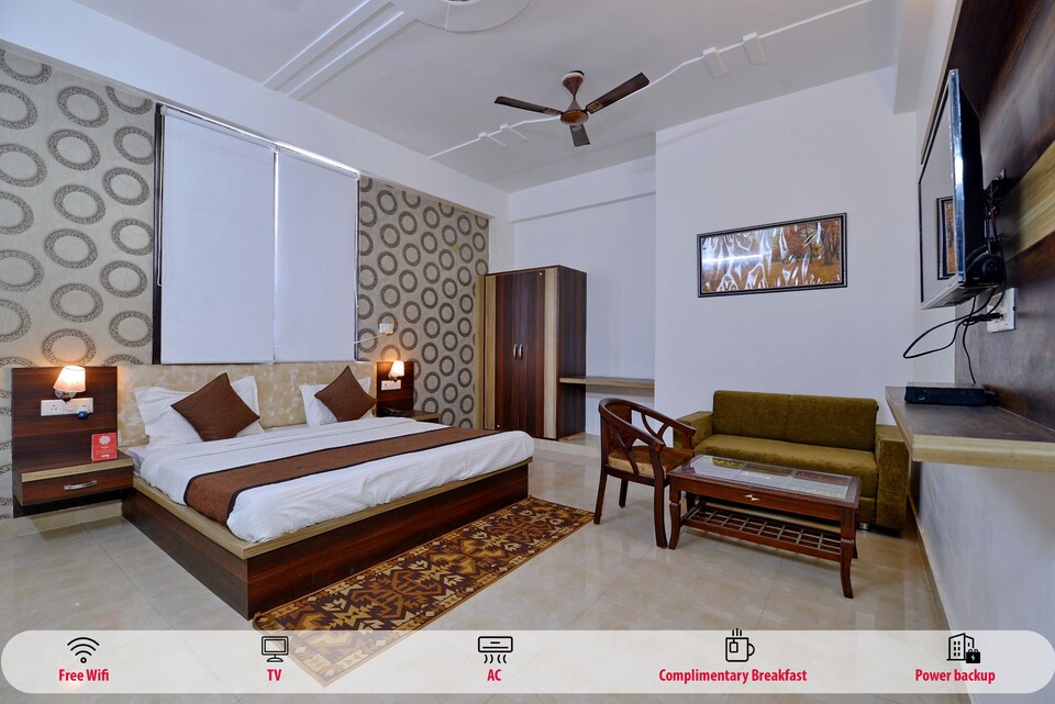 OYO P S Villa, Fatehabad Road, Agra