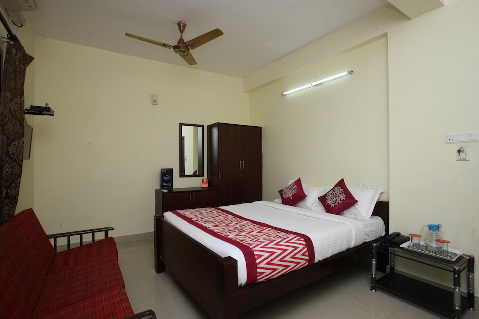 OYO 10465 PJP PARK, Arumbakkam, Chennai