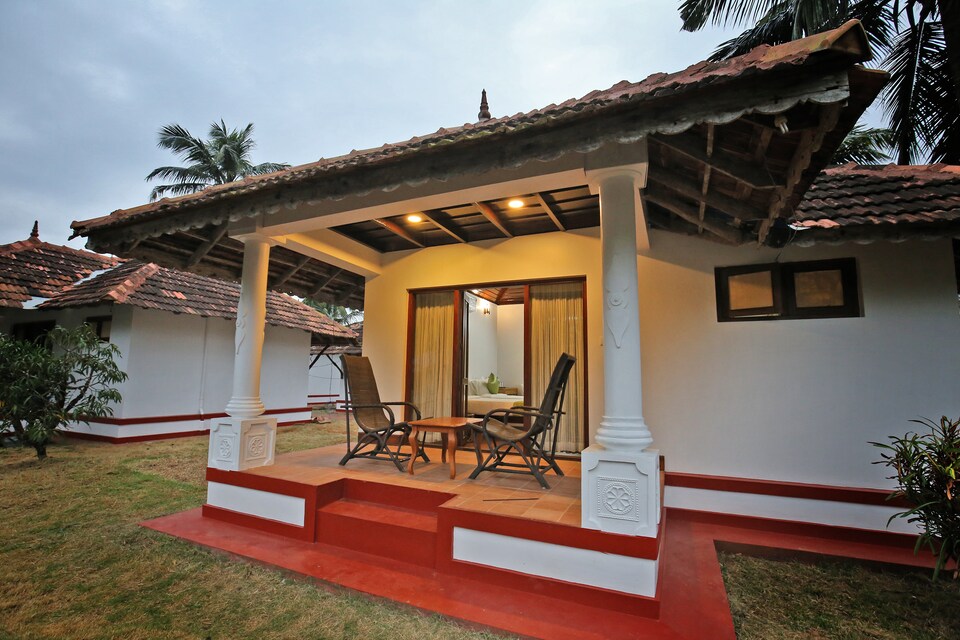 OYO 9766 VILLAGE RESORT, AC Road Alappuzha, Alappuzha