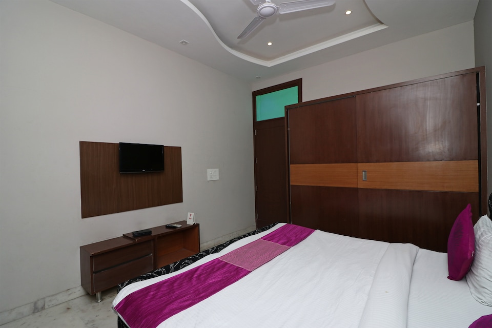 OYO 9385 Palm Tree Homes & Hotels, Indirapuram Ghaziabad, Ghaziabad