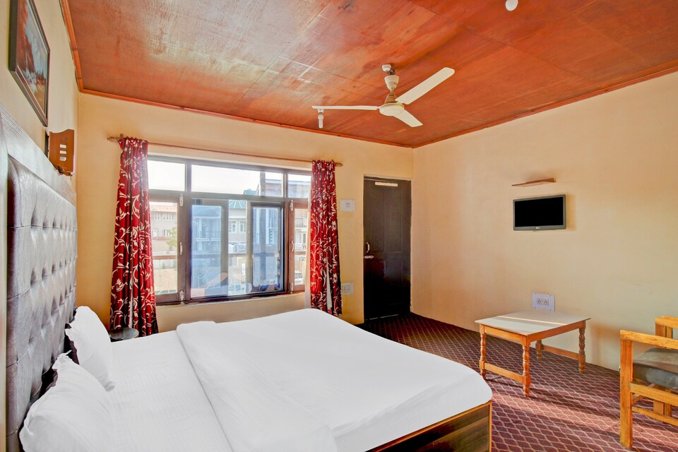 Flagship 83869 Hotel Luxury Inn, Dalgate Srinagar, Srinagar