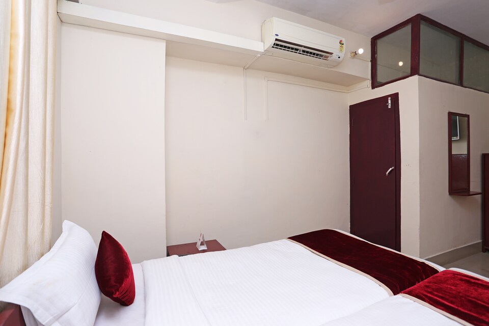 OYO 9562 Hotel Upasana Palace, Ganeshguri Guwahati, Guwahati
