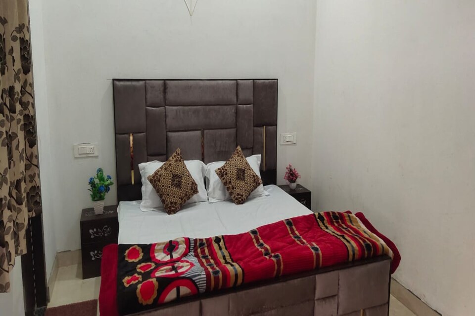 Live on VRN287, Banke Bihari Mandir Vrindavan, Vrindavan