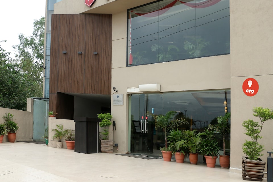 OYO 1305 Hotel Lamellz, GT Road Ludhiana, Ludhiana