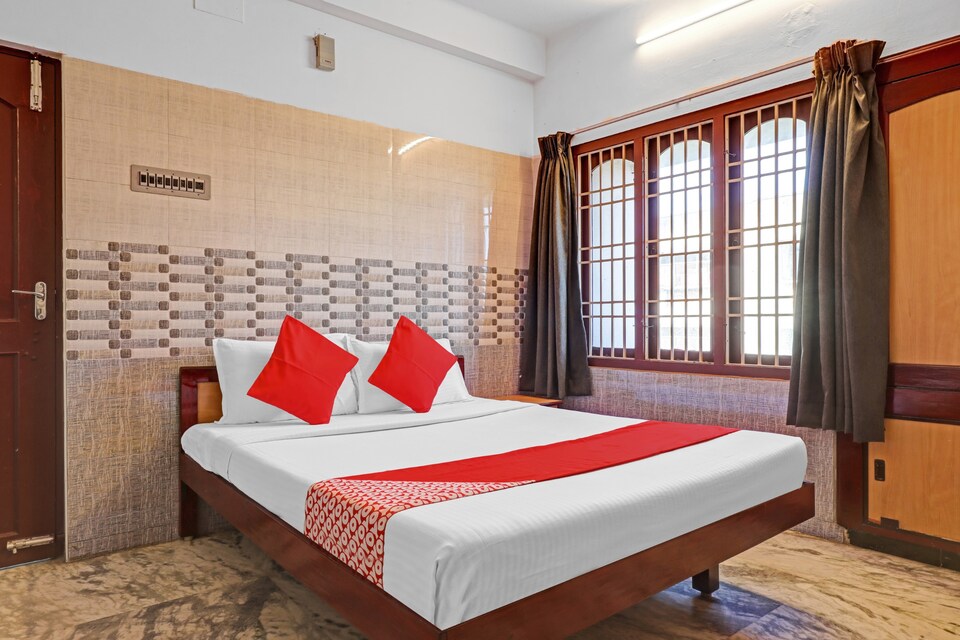 OYOFlagship  83884 Royal Guest House, Central Chennai, Chennai