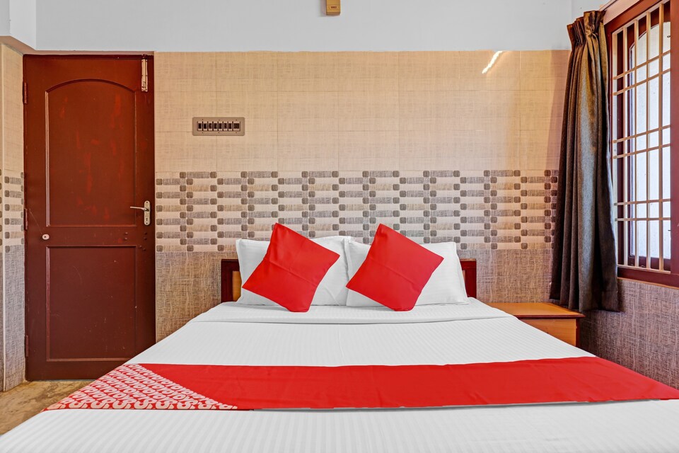 OYOFlagship  83884 Royal Guest House, Central Chennai, Chennai