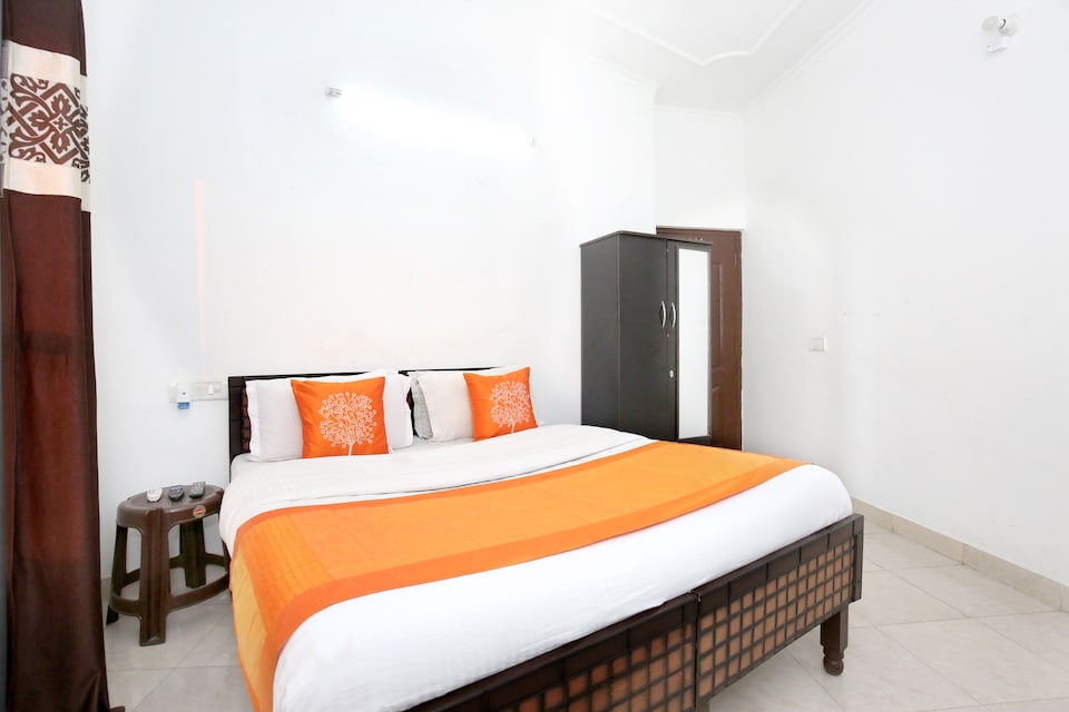 OYO 9371 Hotel Anmol, Zirakpur, Zirakpur