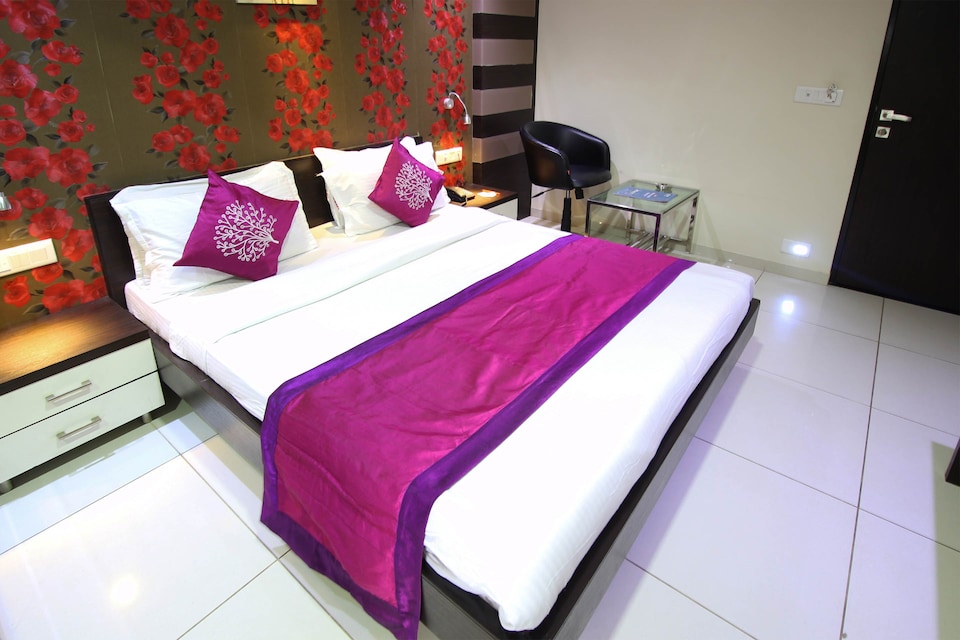 OYO Rooms 047 Usmanpura Ashram Road, Ashram Road Ahmedabad, Ahmedabad