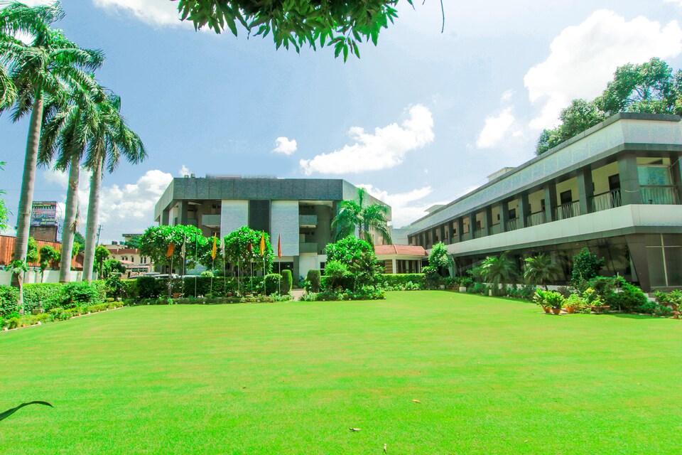 OYO 9567 Hotel Rahi Ilawart Tourist Bunglow, Civil Lines Allahabad, Prayagraj