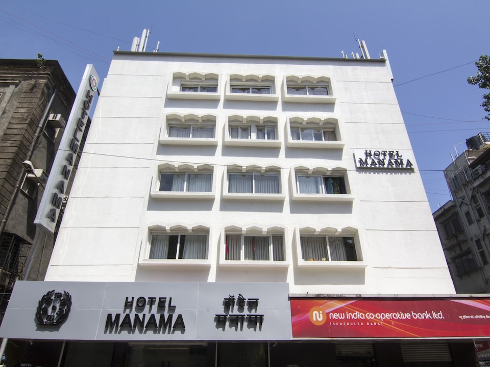 OYO Premium 131 CST, Mumbai CST-Churchgate-Colaba, Mumbai