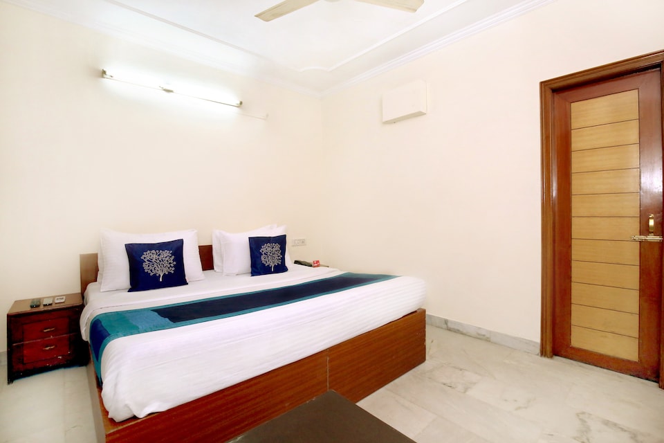 Live on CHA556, South Chandigarh, Chandigarh