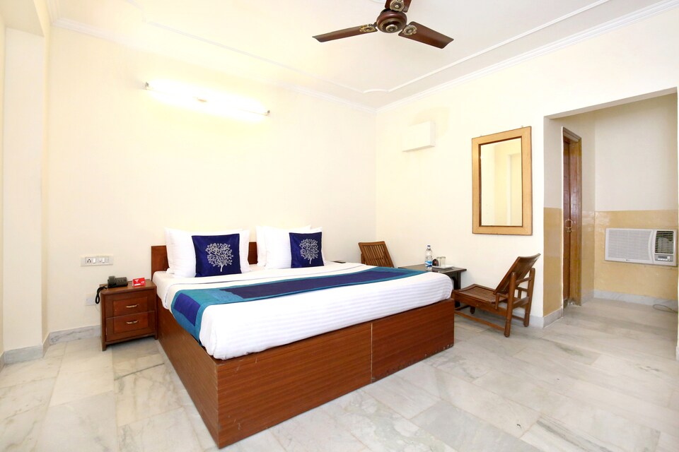 Live on CHA556, South Chandigarh, Chandigarh