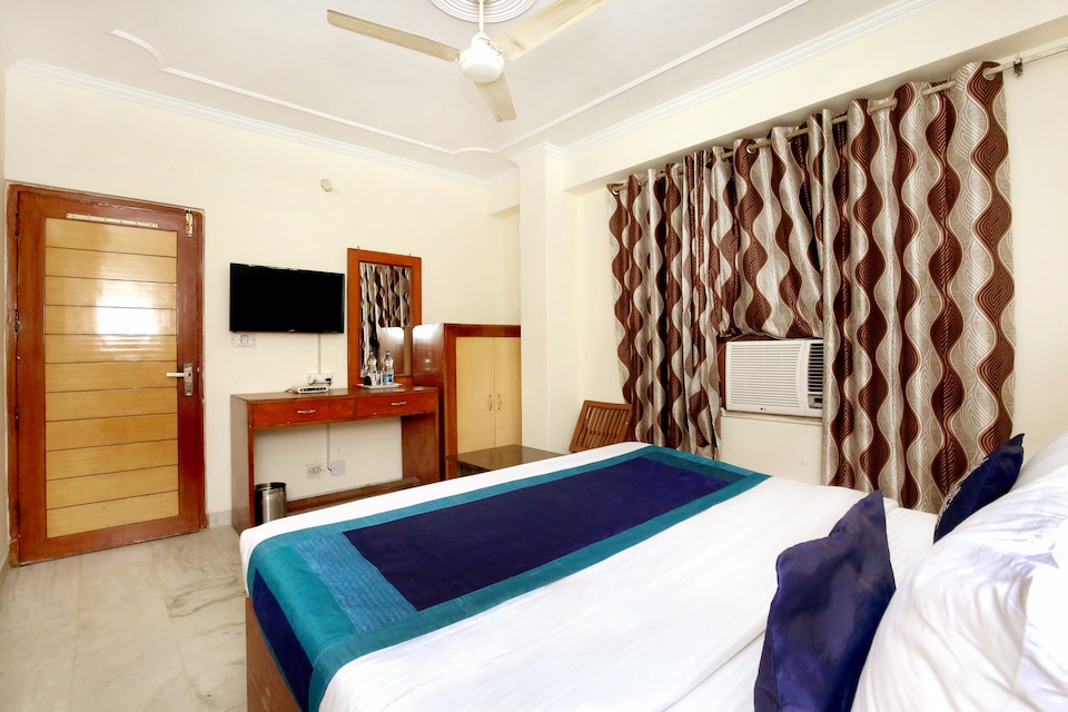 Live on CHA556, South Chandigarh, Chandigarh