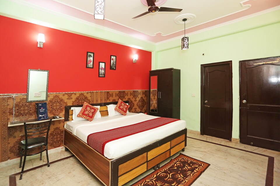 OYO 9641 Sector 71, Noida City Metro, Noida