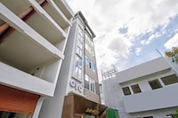 OYO Dvaraka Inn Near Sri Amruth Chithra Mandira