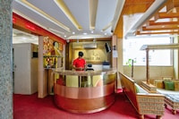 OYO Dvaraka Inn Near Sri Amruth Chithra Mandira