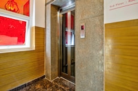 OYO Dvaraka Inn Near Sri Amruth Chithra Mandira