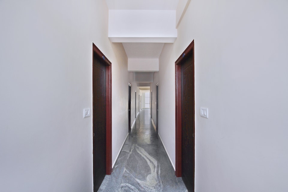 OYO 9544 Crown Residency, Mysore Outer, Mysore