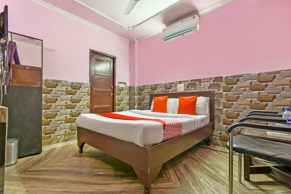 OYO 9740 Hotel Him Sagar, South Chandigarh, Chandigarh
